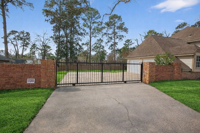 112 Kirkwood Lane, Conroe, TX 77304