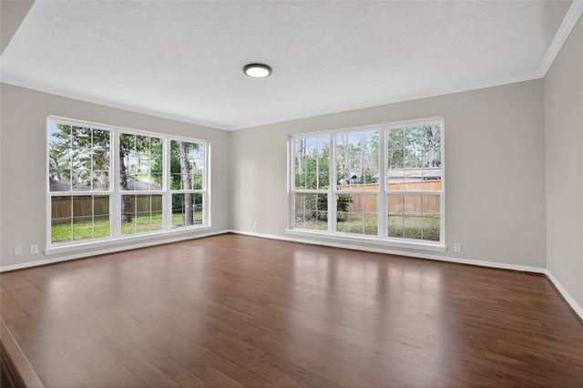 112 Kirkwood Lane, Conroe, TX 77304