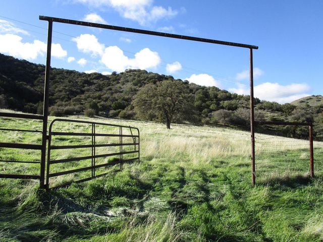 19825 New Idria Road, Paicines, CA 95043