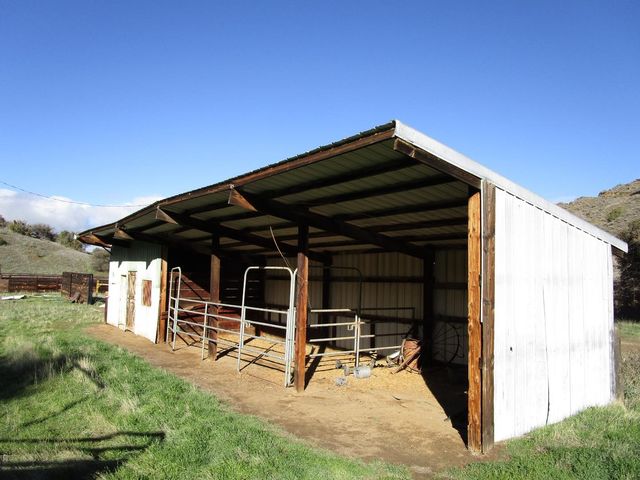 19825 New Idria Road, Paicines, CA 95043