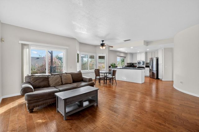 10010 Snowy Owl Way, Auburn, CA 95603