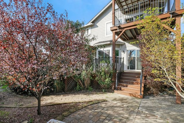 10010 Snowy Owl Way, Auburn, CA 95603