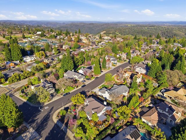 10010 Snowy Owl Way, Auburn, CA 95603