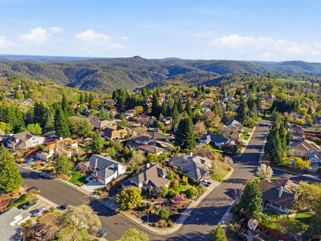 10010 Snowy Owl Way, Auburn, CA 95603