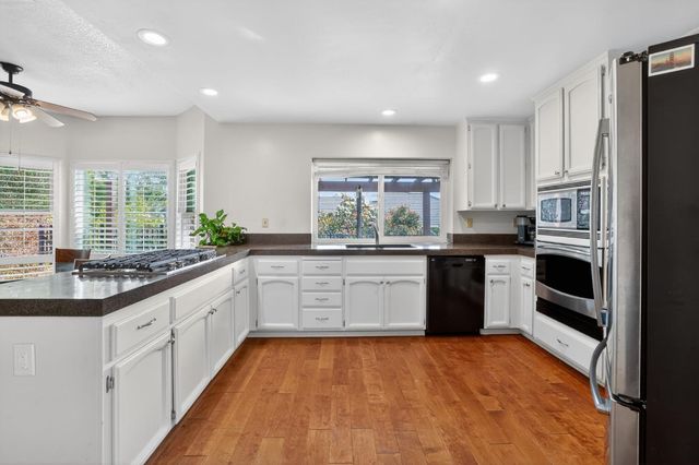 10010 Snowy Owl Way, Auburn, CA 95603