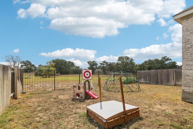 131 Ironbark BND, Bastrop, TX 78602