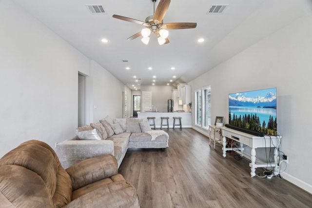 131 Ironbark BND, Bastrop, TX 78602