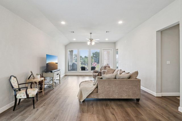 131 Ironbark BND, Bastrop, TX 78602