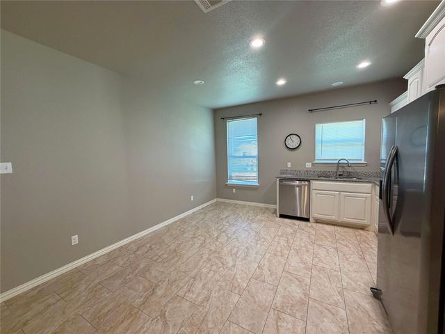 122 Katy Street, Cleburne, TX 76031