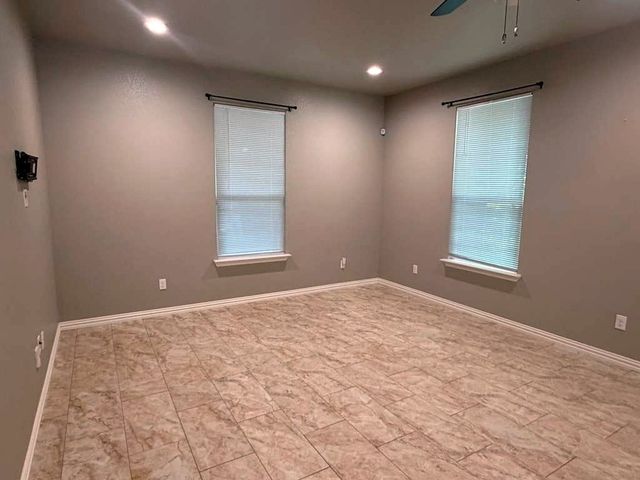 122 Katy Street, Cleburne, TX 76031