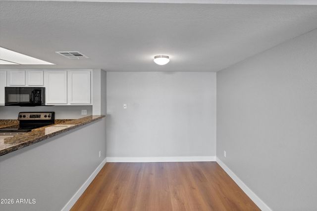 5757 W Eugie Avenue 2114, Glendale, AZ 85304