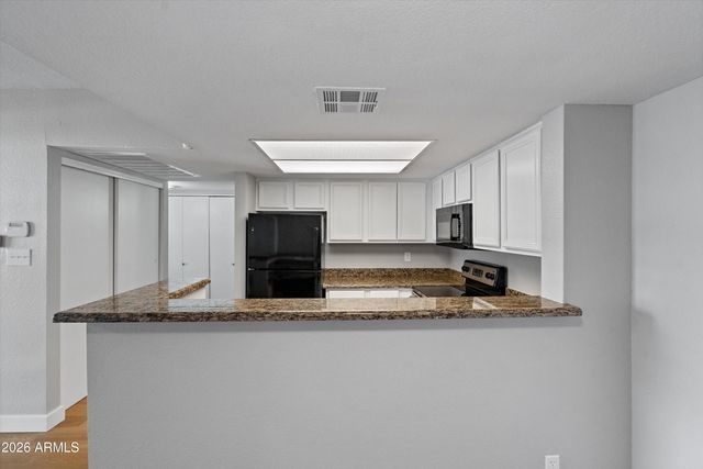 5757 W Eugie Avenue 2114, Glendale, AZ 85304