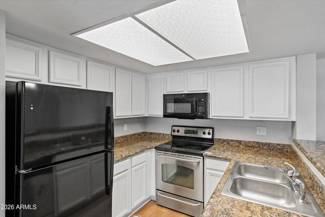 5757 W Eugie Avenue 2114, Glendale, AZ 85304