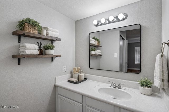 5757 W Eugie Avenue 2114, Glendale, AZ 85304