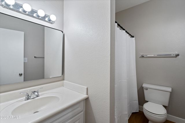 5757 W Eugie Avenue 2114, Glendale, AZ 85304