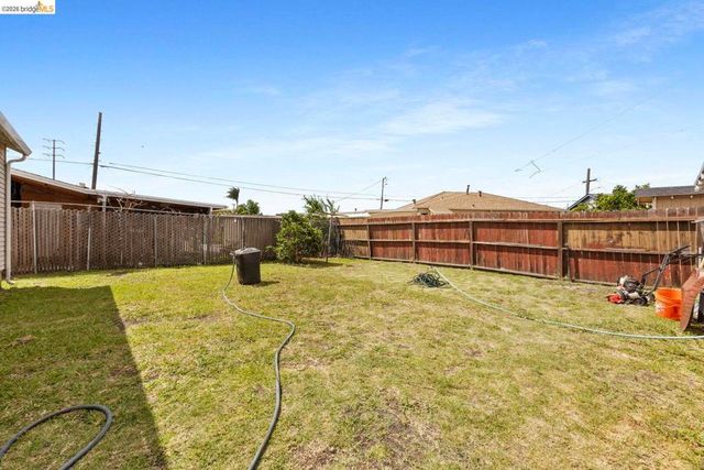 9527 Coral RD, Oakland, CA 94603