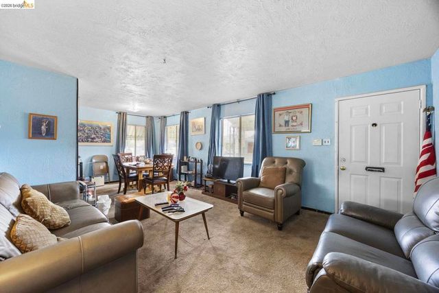 9527 Coral RD, Oakland, CA 94603