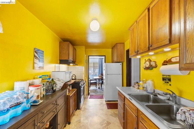 9527 Coral RD, Oakland, CA 94603