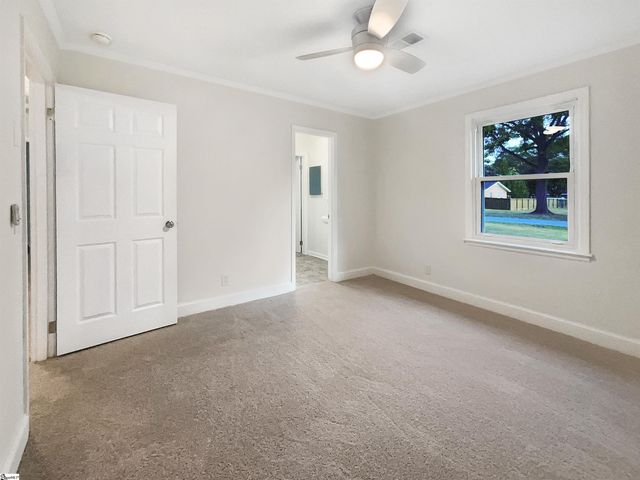 10 Ashwood Avenue, Greenville, SC 29607