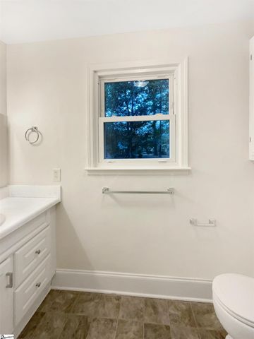 10 Ashwood Avenue, Greenville, SC 29607