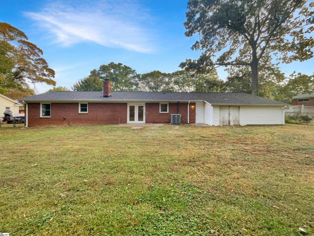 10 Ashwood Avenue, Greenville, SC 29607