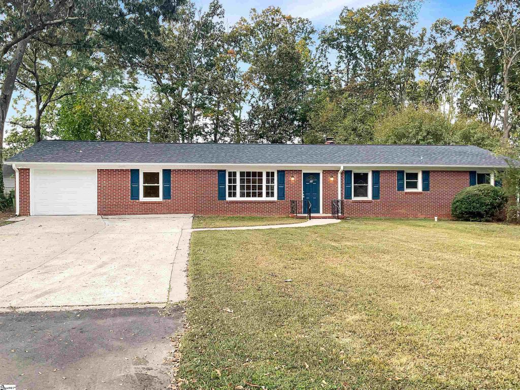 10 Ashwood Avenue, Greenville, SC 29607