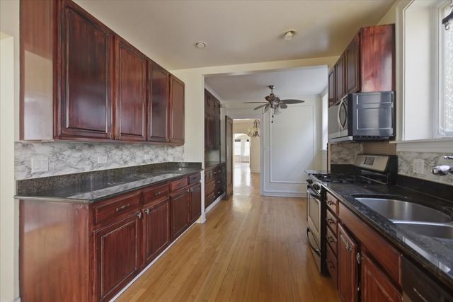 7409 N Claremont Avenue 1, Chicago, IL 60645