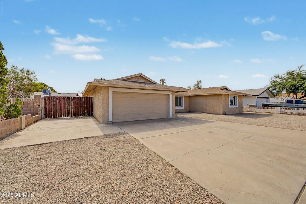 5220 N 68TH Avenue, Glendale, AZ 85303 — photo 2