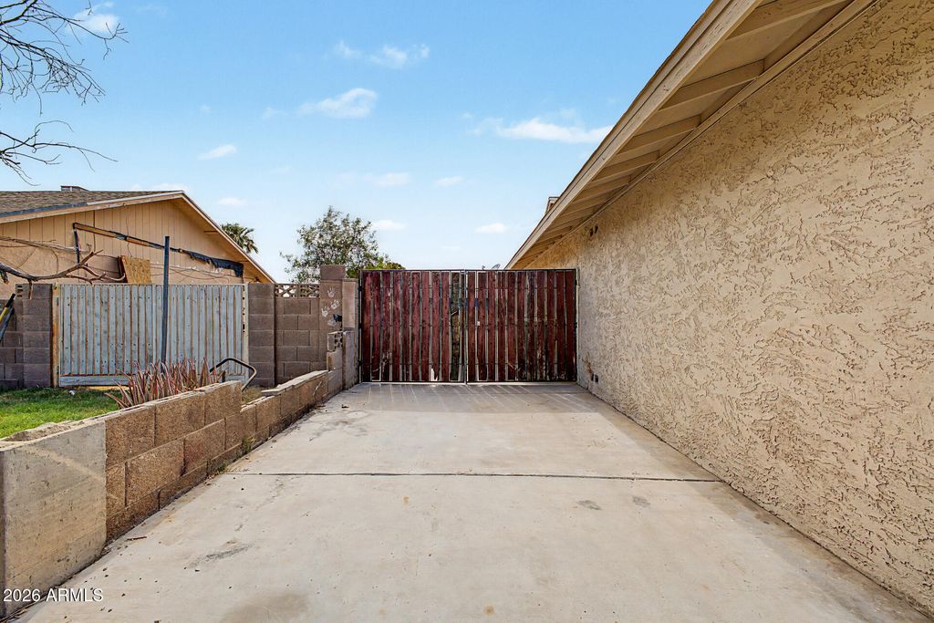 5220 N 68TH Avenue, Glendale, AZ 85303 — photo 4