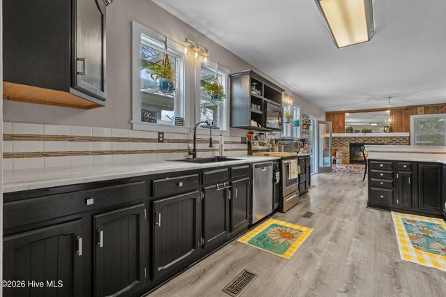 532 Medcalf Drive SW, Sunset Beach, NC 28468