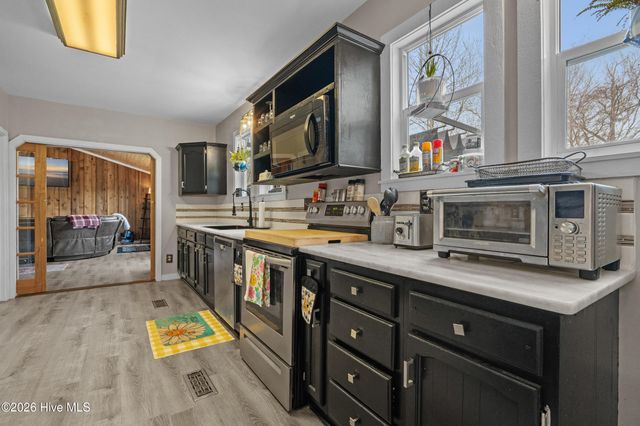 532 Medcalf Drive SW, Sunset Beach, NC 28468