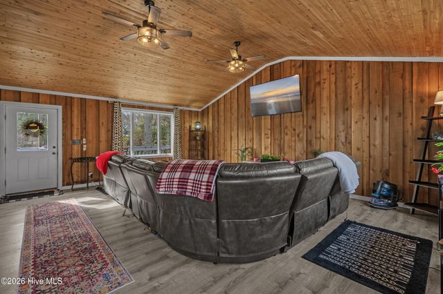 532 Medcalf Drive SW, Sunset Beach, NC 28468