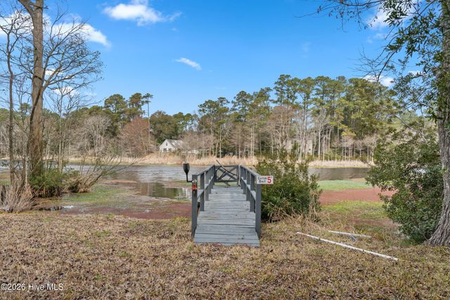 532 Medcalf Drive SW, Sunset Beach, NC 28468
