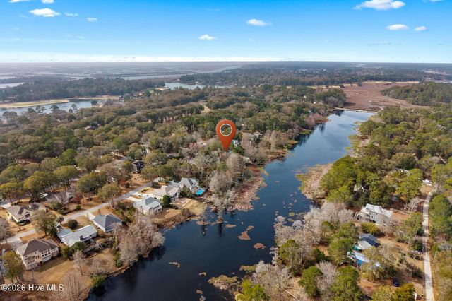 532 Medcalf Drive SW, Sunset Beach, NC 28468