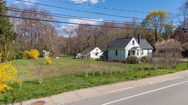 503 Bark St, Swansea, MA 02777