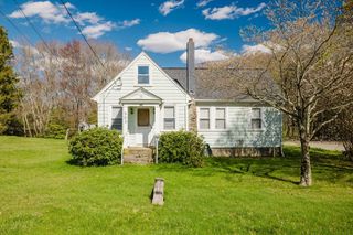 503 Bark St, Swansea, MA 02777
