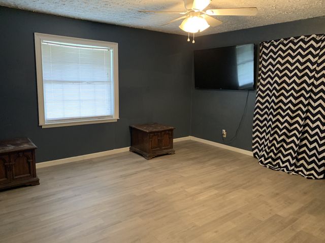 502 Twomey Rd, Centerville, TN 37033