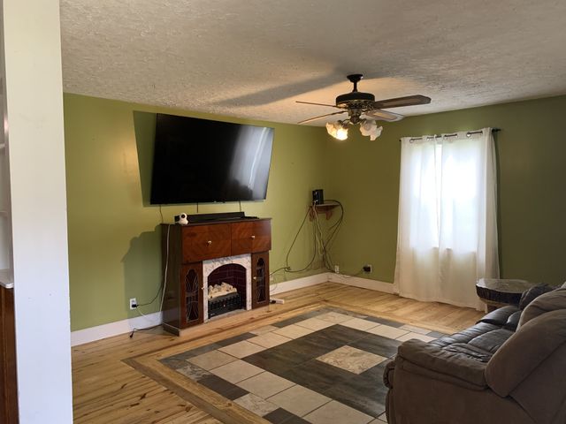 502 Twomey Rd, Centerville, TN 37033