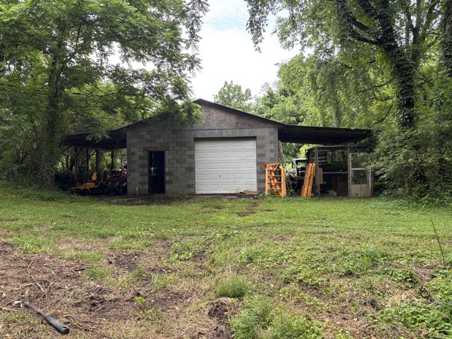 502 Twomey Rd, Centerville, TN 37033