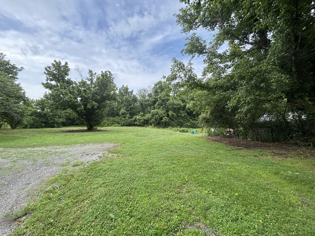 502 Twomey Rd, Centerville, TN 37033