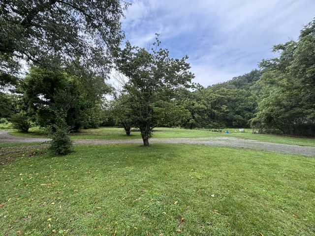 502 Twomey Rd, Centerville, TN 37033