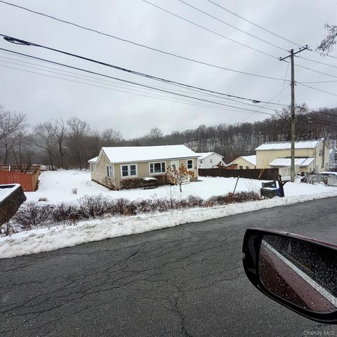 8 Orchard Lake Drive, Monroe, NY 10950