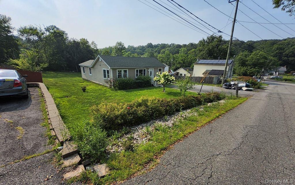 8 Orchard Lake Drive, Monroe, NY 10950