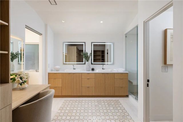 1789 Nantucket Place, Costa Mesa, CA 92627