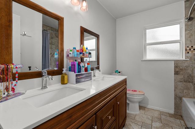 1706 Timberline Dr, Henderson, TX 75654