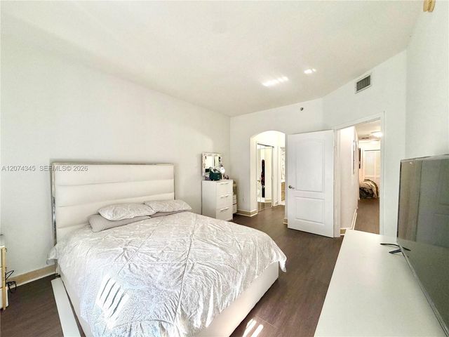 8964 W Flagler Street 107, Miami, FL 33174