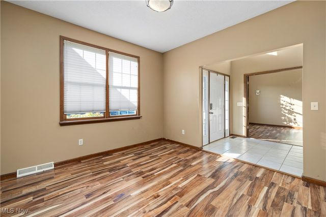 1095 Arrowhead Drive, Vermilion, OH 44089