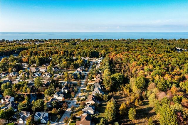 1095 Arrowhead Drive, Vermilion, OH 44089