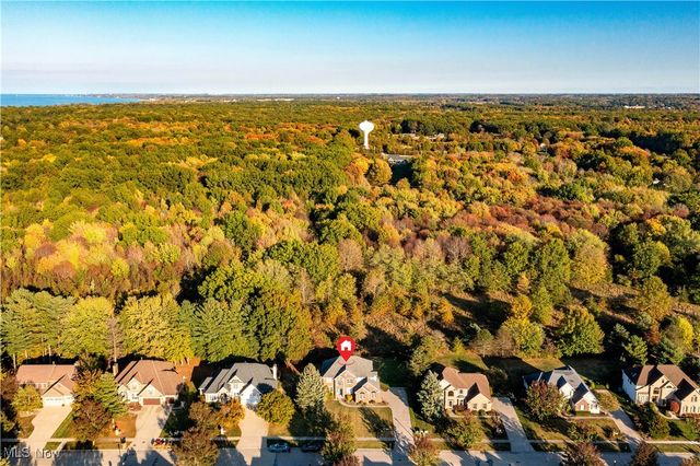 1095 Arrowhead Drive, Vermilion, OH 44089