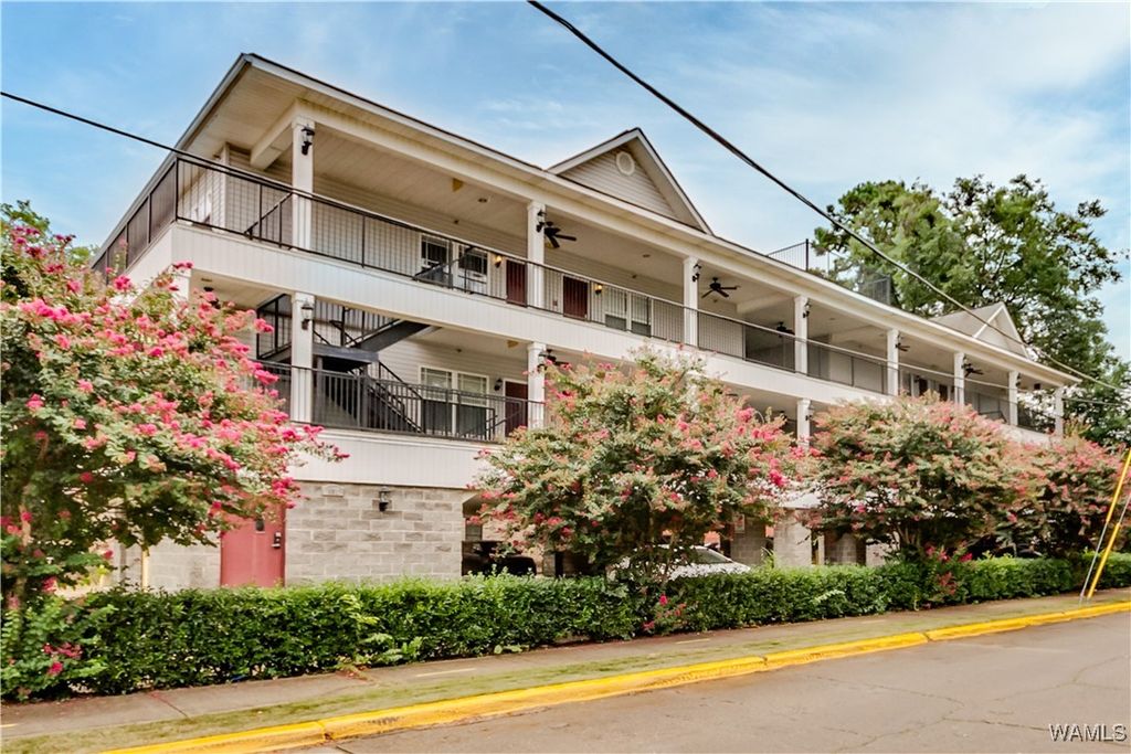 801 16th 2A, Tuscaloosa, AL 35401